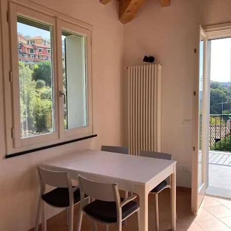 Pompelmo 1 Piano Terrazzo Piccolo Giardino Leivi